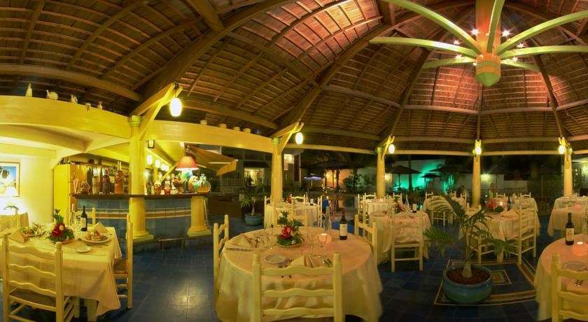Le Nautile Beachfront Saint-Gilles-les Bains Restoran fotoğraf